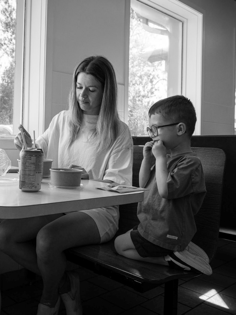 photo-mere-avec-enfant-restaurant